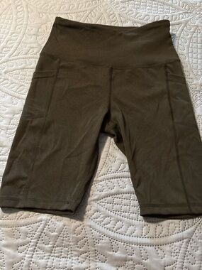 LEG3ND High Waisted Biker Shorts Womens Small Black Compression Athletic Pocket